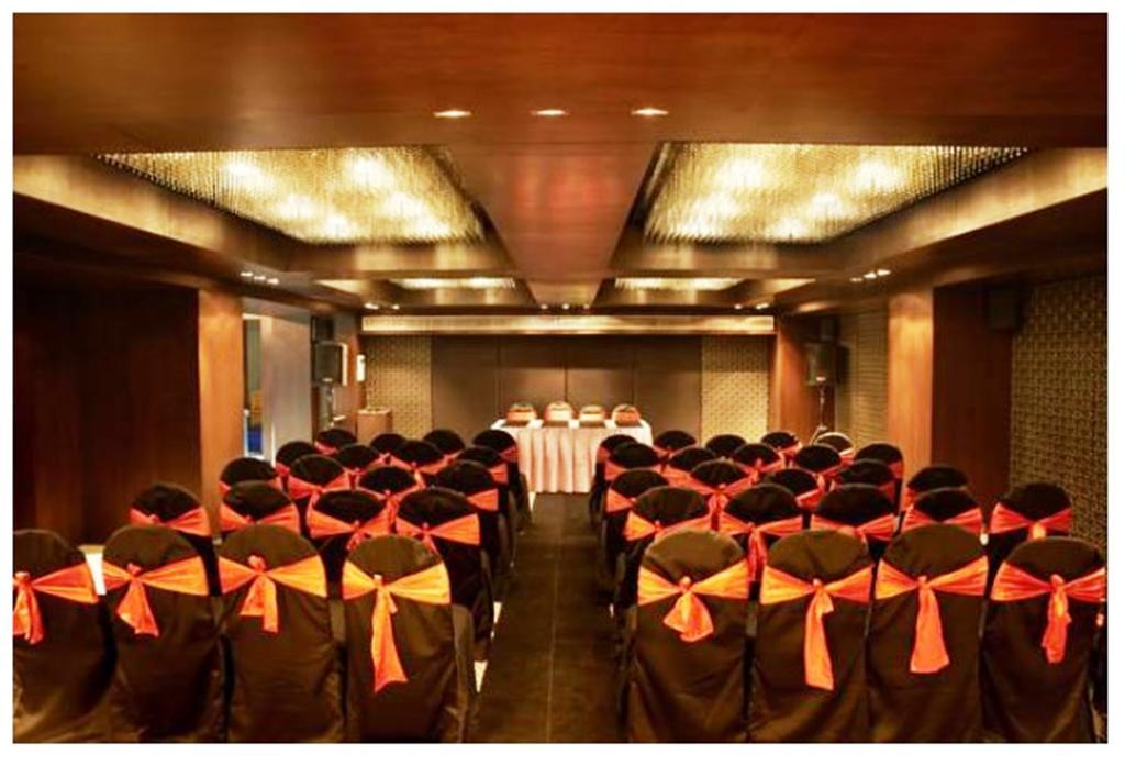 Hotel The Golden Oak Rāipur Exterior foto