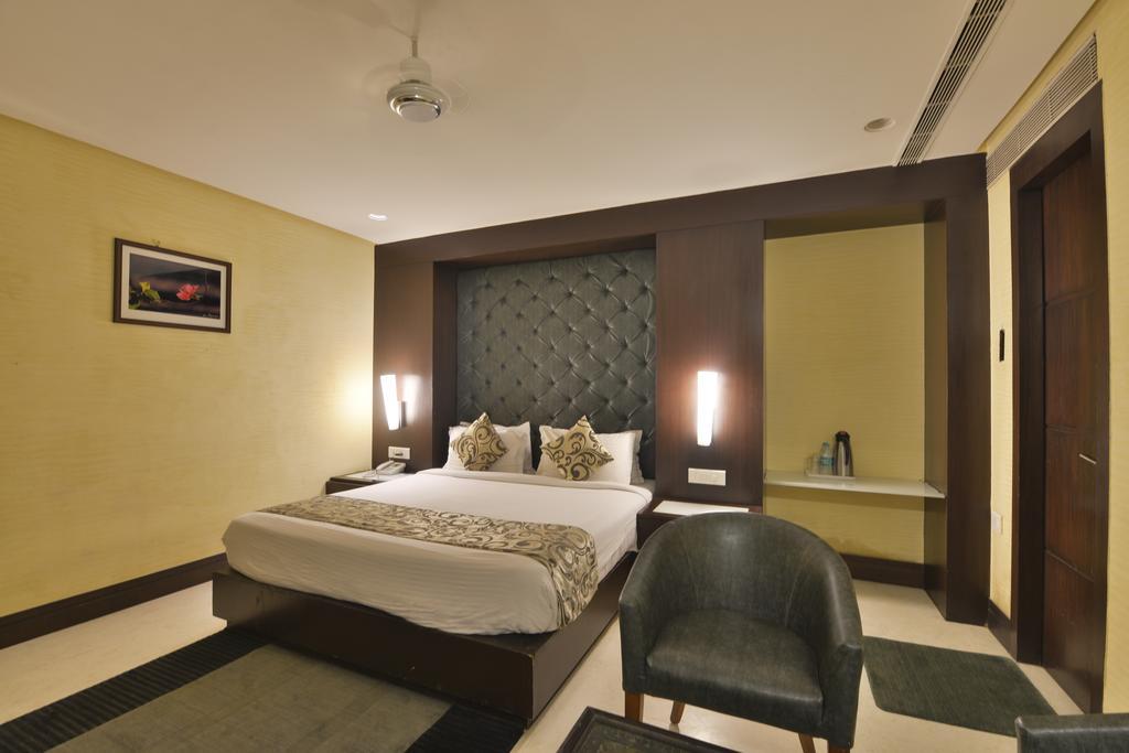 Hotel The Golden Oak Rāipur Exterior foto