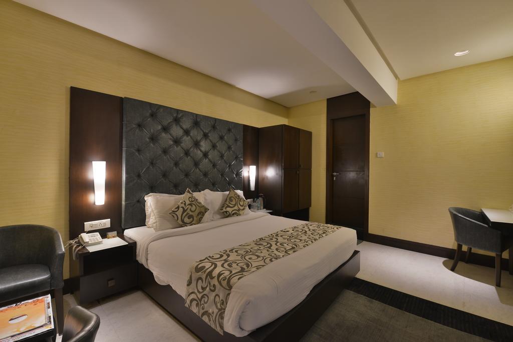 Hotel The Golden Oak Rāipur Exterior foto