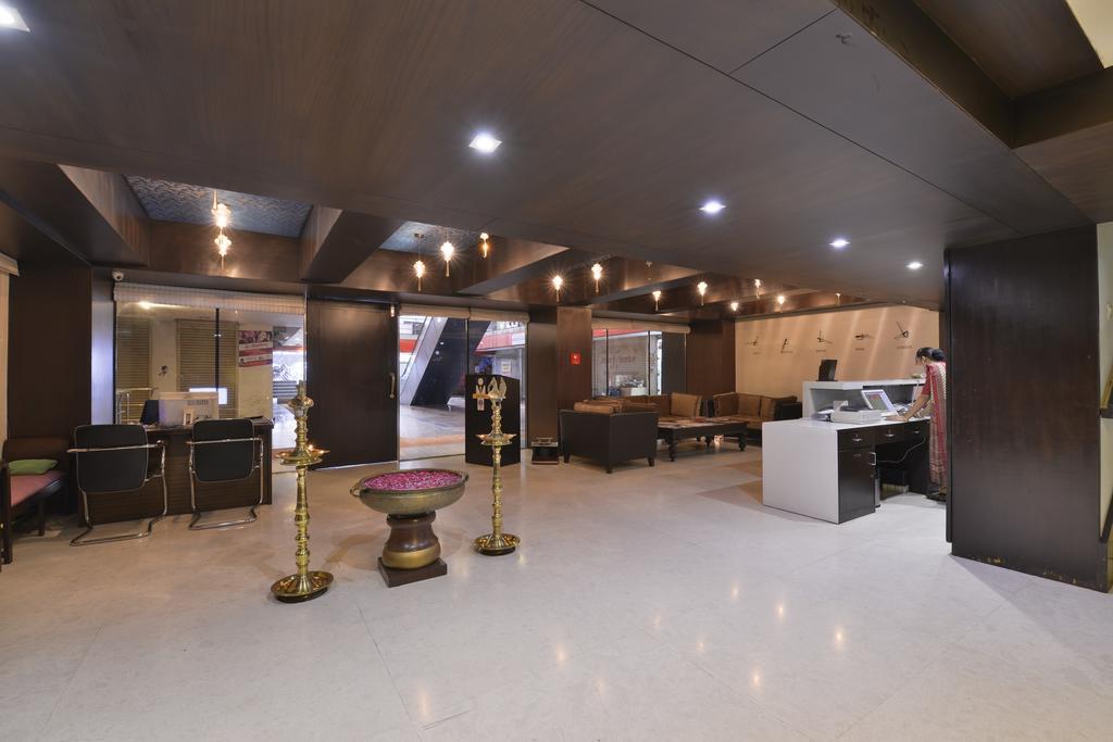 Hotel The Golden Oak Rāipur Exterior foto