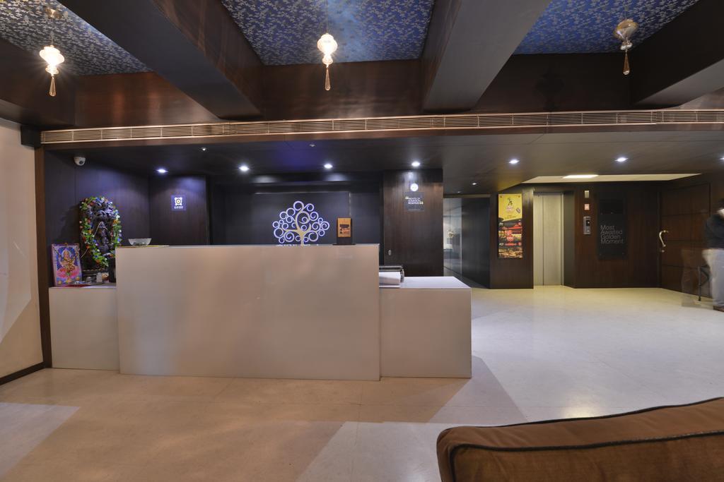 Hotel The Golden Oak Rāipur Exterior foto